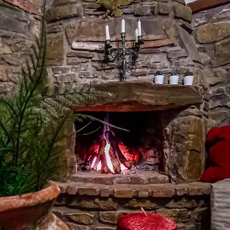 το πέτρινο σπιτάκι *